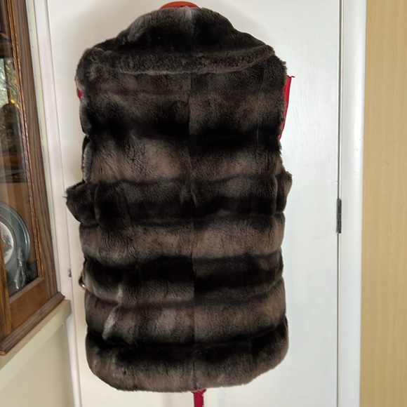 Outdoor Edition by Parkhurst Faux Fir Vest SZ L - Picture 4 of 12